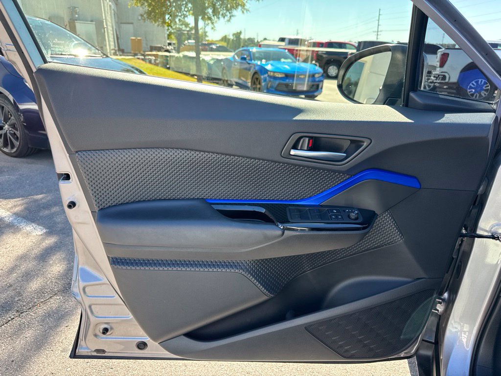 Used 2020 Toyota C-HR XLE FWD image 10