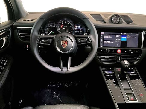 New 2026 Porsche Macan image 13