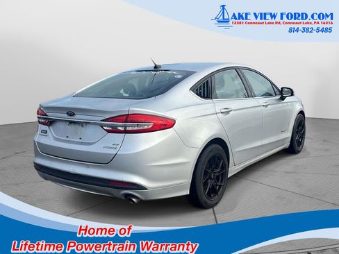 Used 2018 Ford Fusion SE image 3