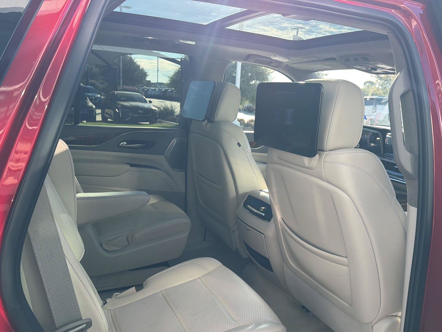 Used 2023 Cadillac Escalade Sport Platinum RWD image 8