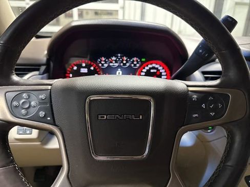 Used 2015 GMC Yukon XL Denali w/ Premium Package AWD/4WD image 15
