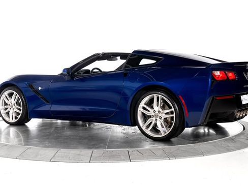Used 2019 Chevrolet Corvette Stingray Coupe RWD image 3