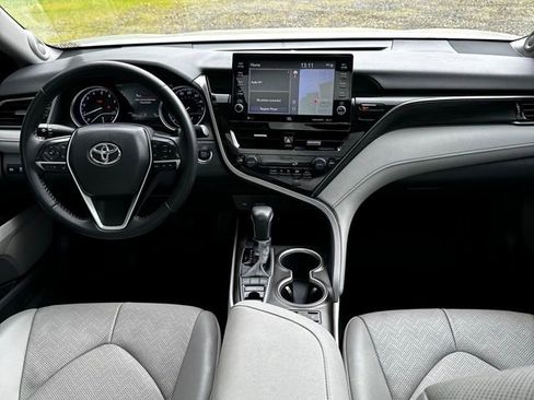 Used 2022 Toyota Camry XLE w/ Navigation Package FWD image 24