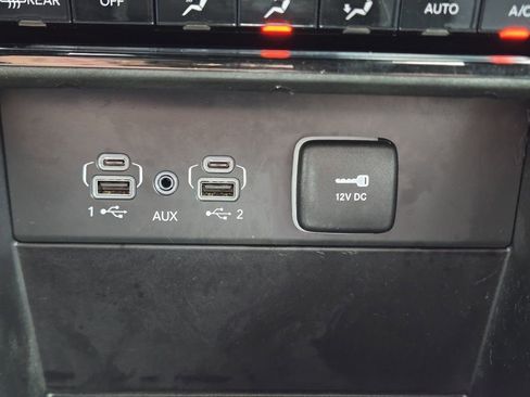 Used 2024 Jeep Grand Cherokee L Limited w/ Black Appearance Package RWD image 28