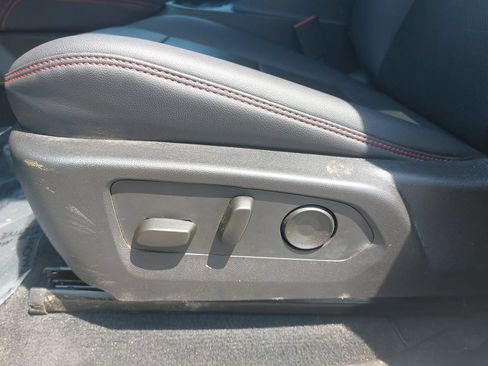 Used 2025 Chevrolet Colorado Z71 w/ Technology Package AWD/4WD image 28