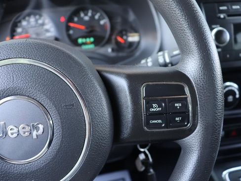 Used 2013 Jeep Compass Sport image 32