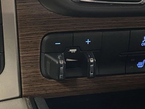 Used 2017 RAM 1500 Laramie image 26