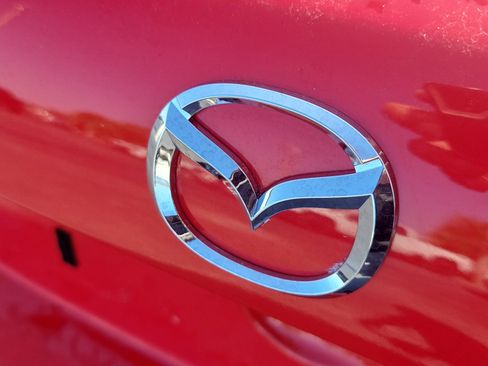 Used 2006 MAZDA MX-5 Miata Touring w/ Appearance Pkg image 9