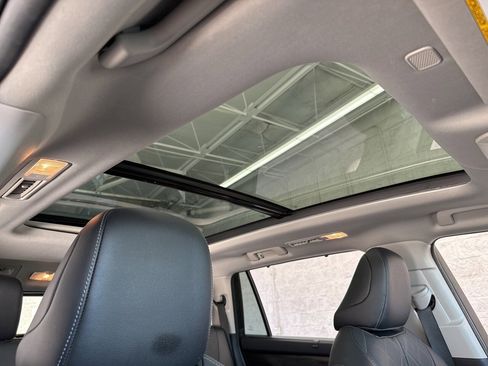 Used 2024 Toyota Highlander Platinum image 56