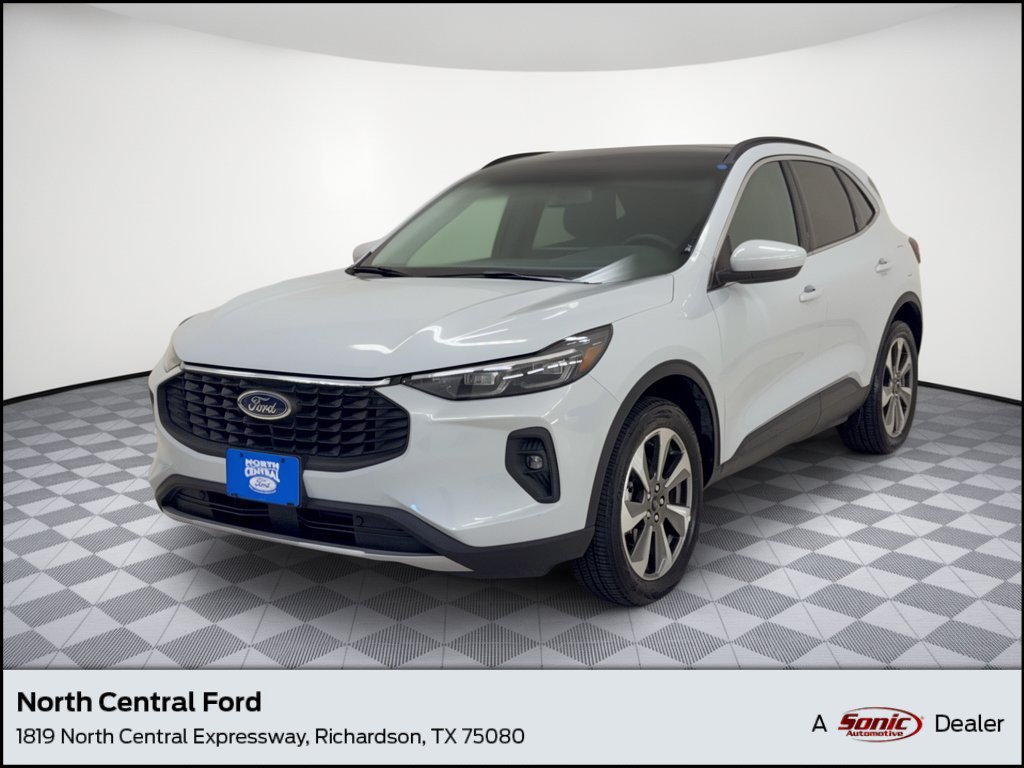 Used 2025 Ford Escape Platinum AWD/4WD image 1