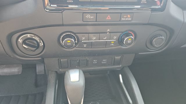 Used 2023 Nissan Frontier SV AWD/4WD image 25