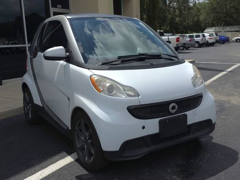 Used 2013 smart fortwo pure RWD image 3