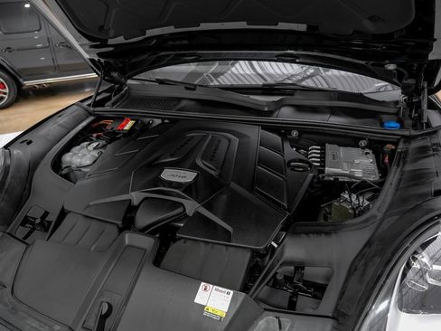 Used 2022 Porsche Cayenne image 44