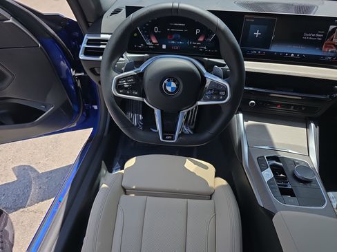 Used 2025 BMW 230i Coupe w/ M Sport Package RWD image 17