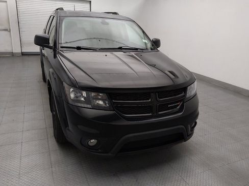Used 2019 Dodge Journey SE w/ Connectivity Group FWD image 14