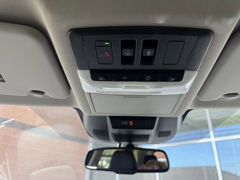 Used 2025 Nissan Rogue Platinum FWD image 26