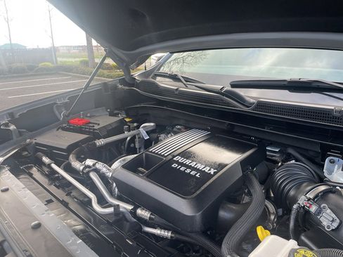 Used 2024 Chevrolet Silverado 1500 ZR2 w/ Technology Package image 16