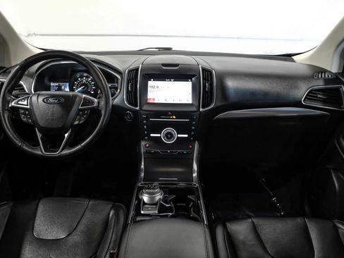 Used 2019 Ford Edge Titanium image 16