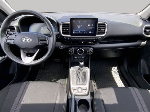 Used 2025 Hyundai Venue SEL FWD image 16