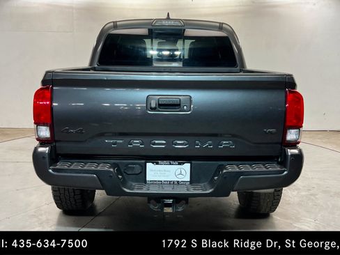 Used 2019 Toyota Tacoma TRD Off-Road AWD/4WD image 4