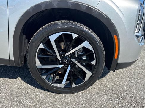 Used 2024 Mitsubishi Outlander SE image 12