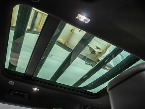 Used 2022 Land Rover Defender 110 X-Dynamic HSE image 34