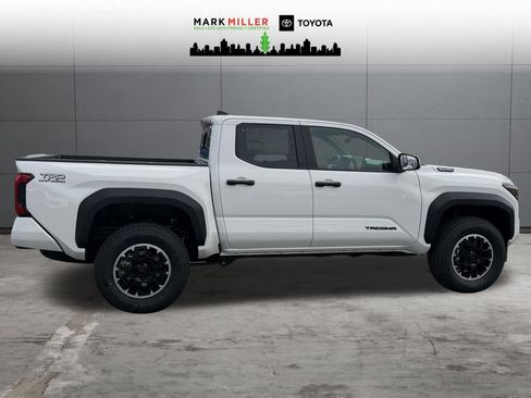 New 2026 Toyota Tacoma TRD Off-Road w/ TRD Off Road Upgrade Package AWD/4WD image 7