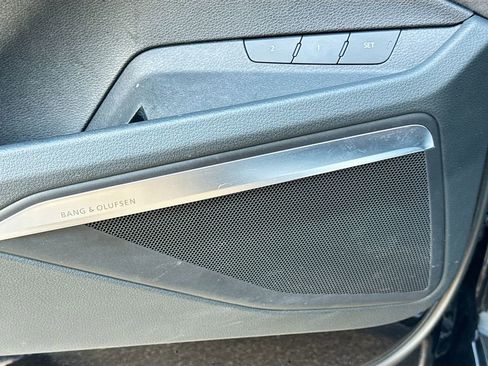 Used 2019 Audi e-tron Prestige w/ Prestige Package image 24