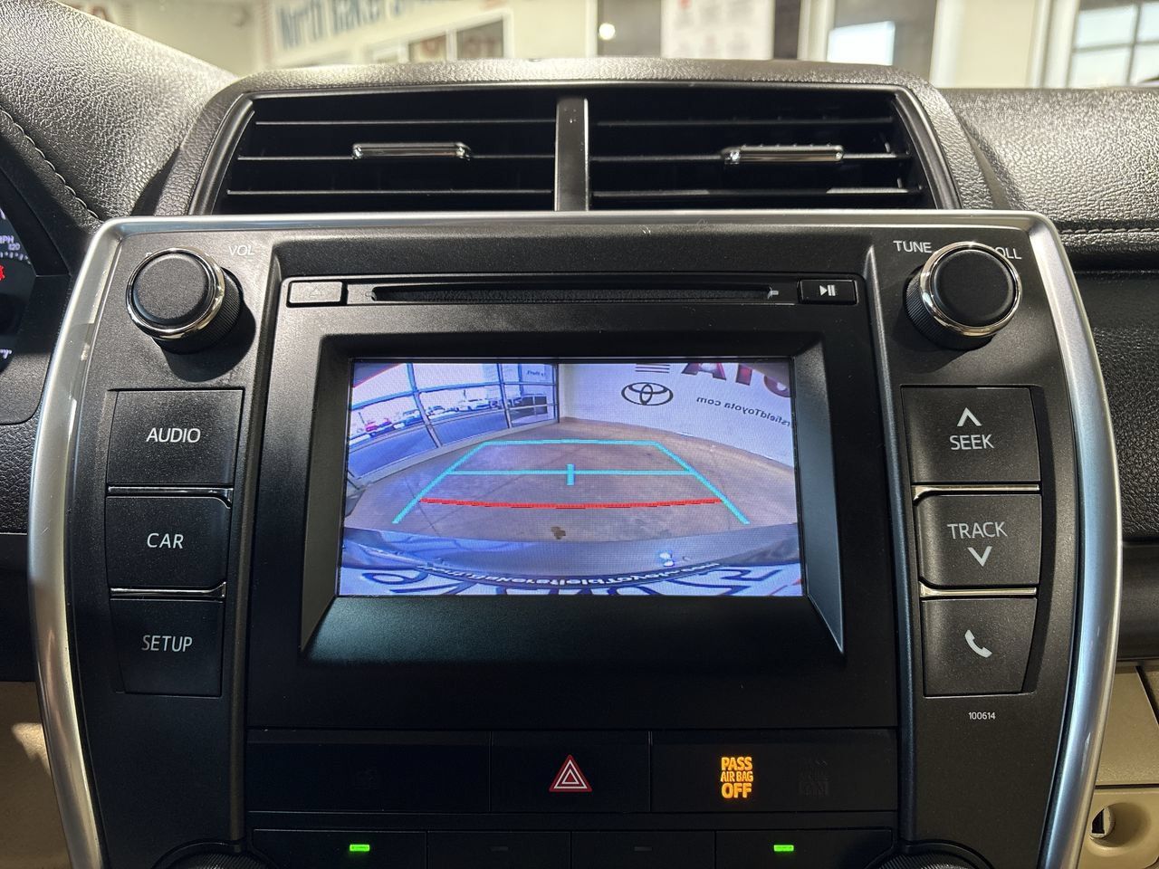 Used 2017 Toyota Camry LE FWD image 17