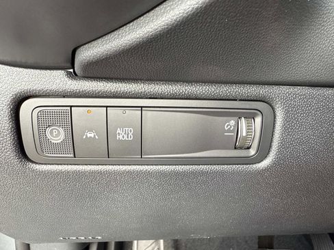 New 2026 Chevrolet Equinox EV LT image 28