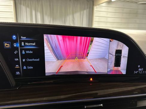 Certified 2023 Cadillac Escalade Sport Platinum w/ LPO, ONYX Package image 18