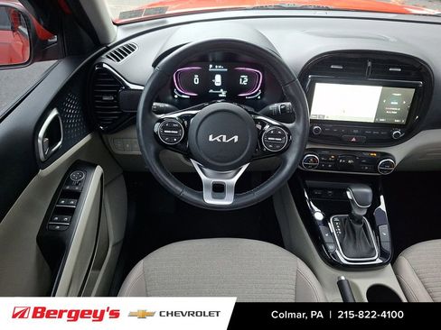 Used 2023 Kia Soul EX image 14