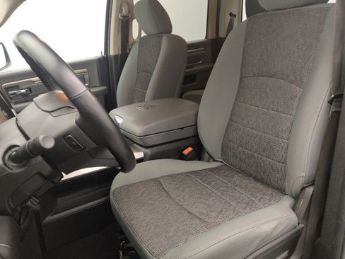 Used 2020 RAM 1500 Classic SLT w/ Luxury Group image 17