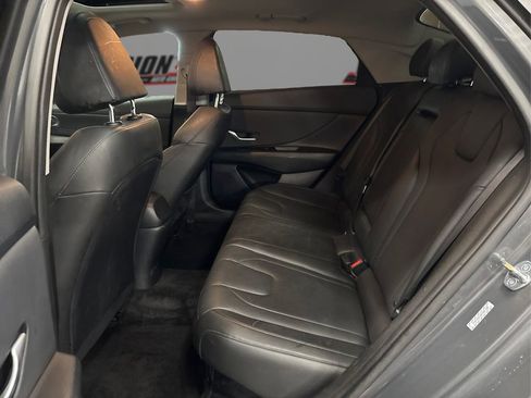 Used 2023 Hyundai Elantra Limited image 10