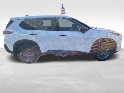 Used 2023 Nissan Rogue S AWD/4WD image 26
