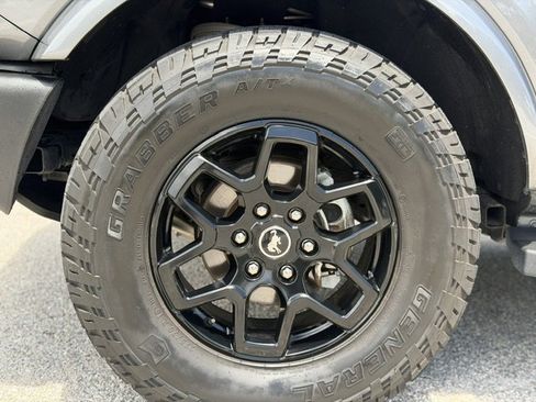 Used 2022 Ford Bronco Outer Banks AWD/4WD image 9