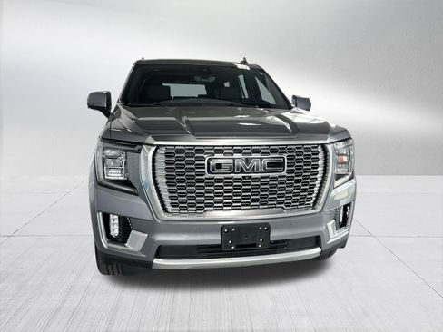 Used 2021 GMC Yukon Denali w/ Denali Premium Package AWD/4WD image 3
