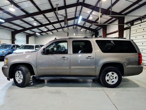 Used 2014 Chevrolet Suburban LT AWD/4WD image 3