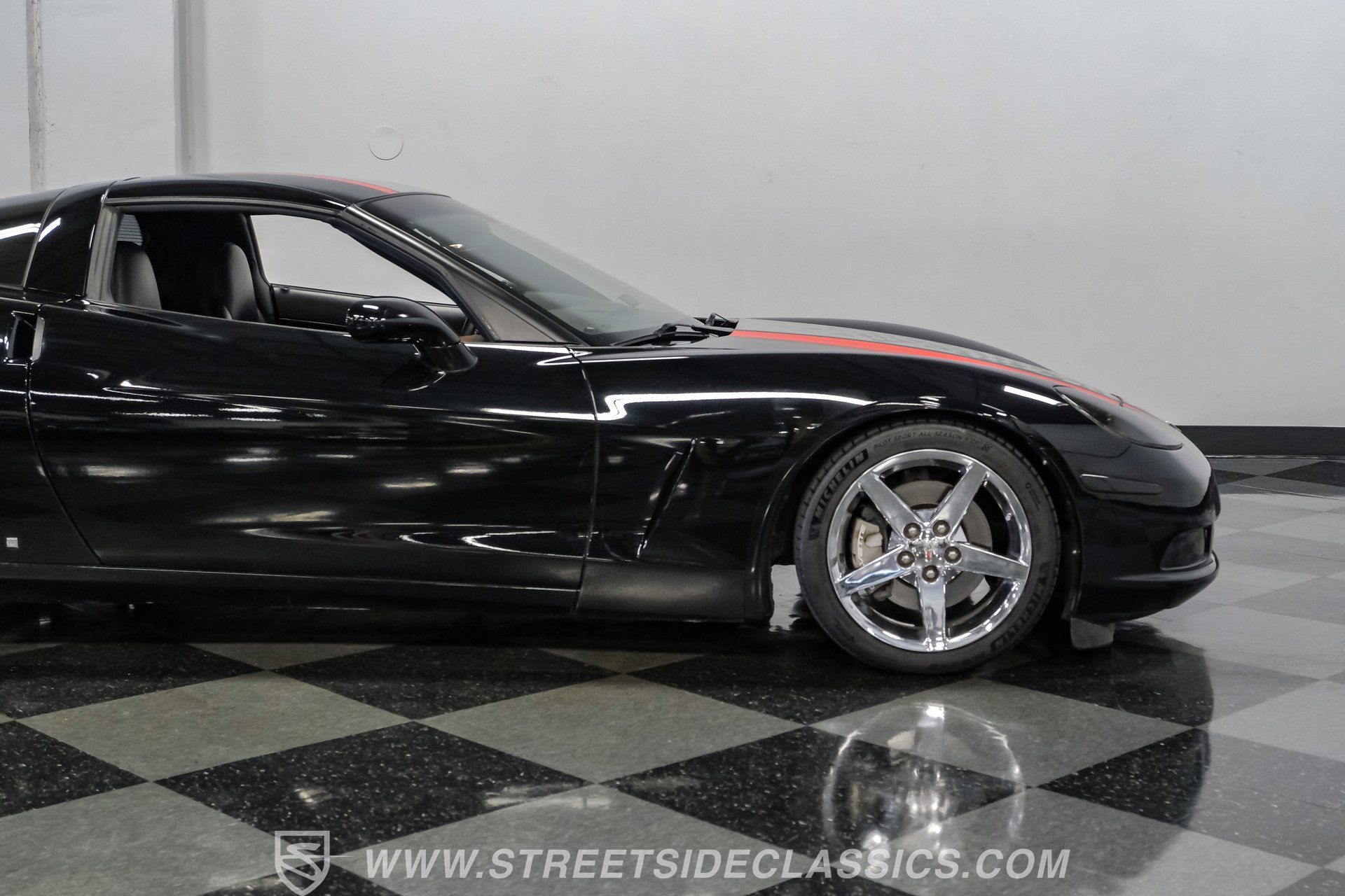 Used 2008 Chevrolet Corvette Coupe w/ Preferred Equipment Group RWD image 30