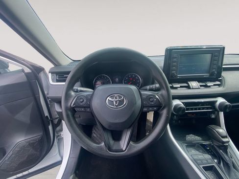 Used 2020 Toyota RAV4 LE w/ Carpet Mat Package AWD/4WD image 12