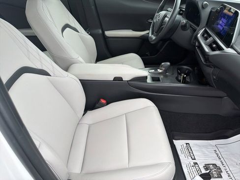 Used 2025 Lexus UX 300h AWD image 12