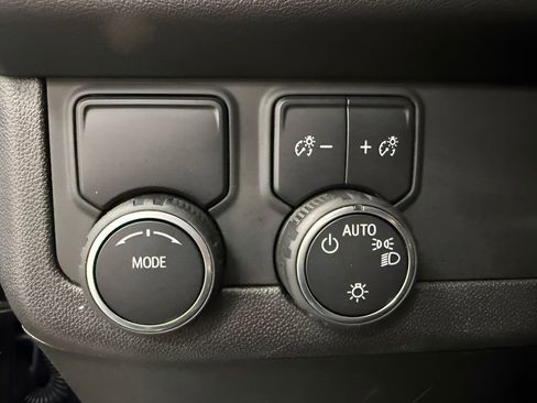 Used 2023 Chevrolet Suburban Premier image 26