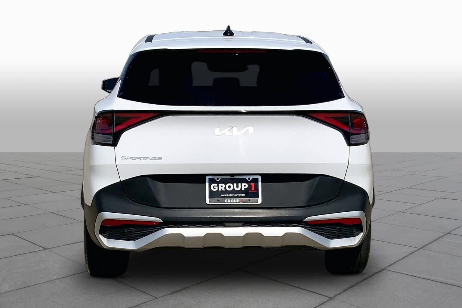 Used 2025 Kia Sportage EX FWD image 5