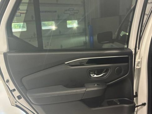 Used 2025 Honda Pilot Touring image 26