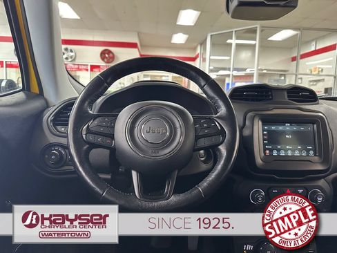 Certified 2018 Jeep Renegade Altitude AWD/4WD image 14