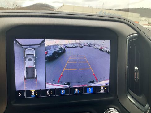 Used 2022 GMC Sierra 3500 Denali w/ Denali Ultimate Package image 24