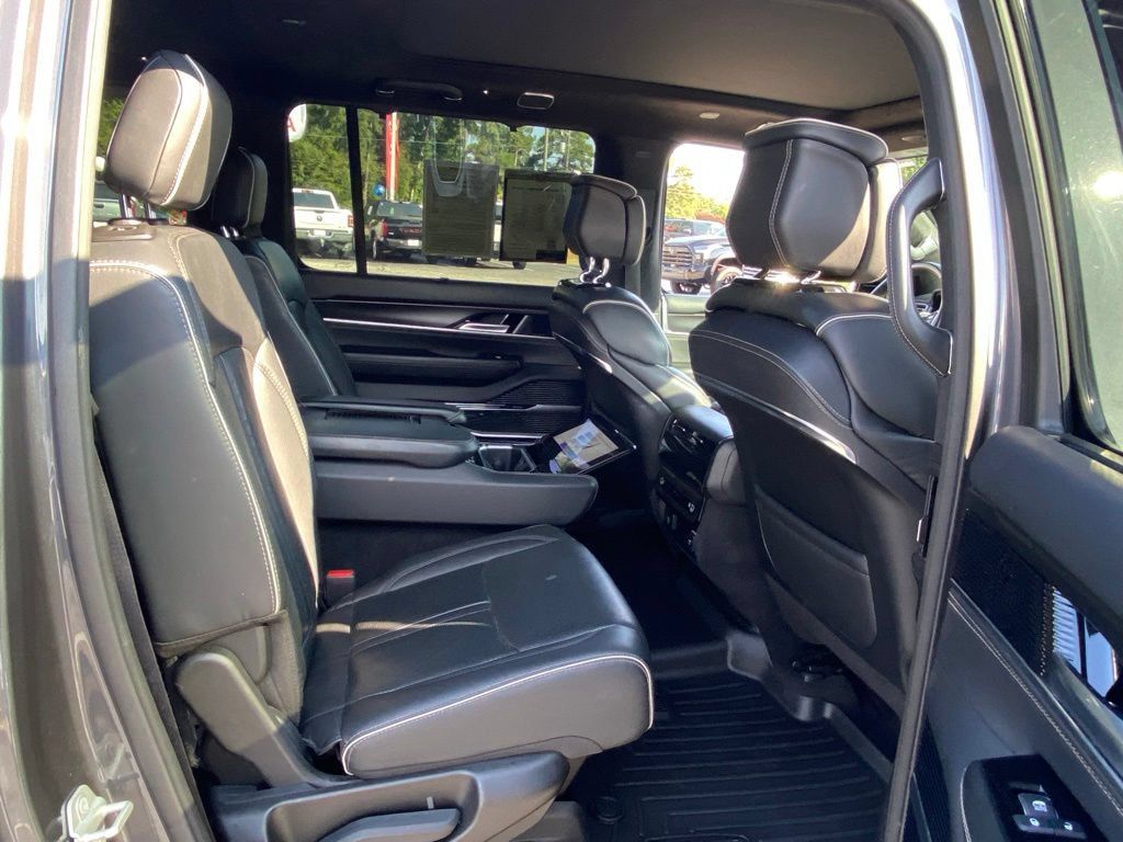 Used 2024 Jeep Grand Wagoneer L Series II w/ Quick Order Packagew 28T AWD/4WD image 15
