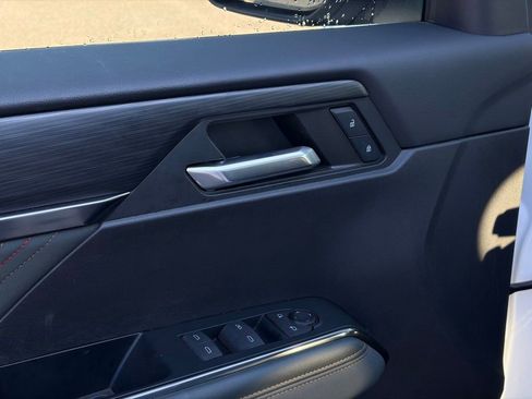 Used 2024 GMC Acadia AT4 w/ Luxury Package image 14