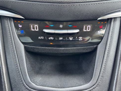 Used 2019 Cadillac XT5 Premium Luxury image 27