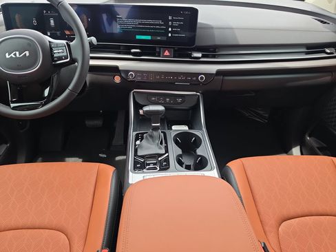 New 2026 Kia Carnival EX FWD image 15